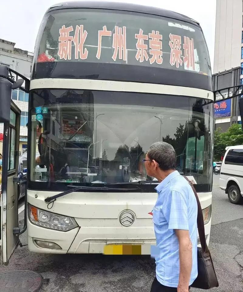 广东长途大巴突然“活过来”，原因很实在。以前汽车站模式死板，把大巴搞成和轨道交通
