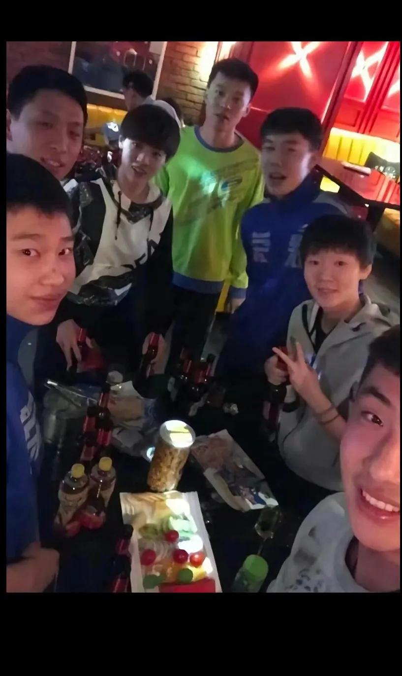 草莓熊，于子洋，曼昱，其他的不认识了为曼昱点赞，为国乒点赞！