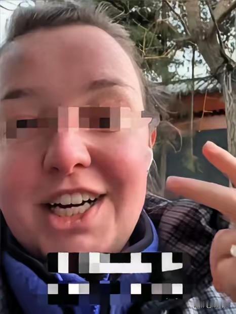 英国姑娘打飞的来中国看病，这对比也太颠覆认知了！26岁的艾米莉胃疼难忍，在英