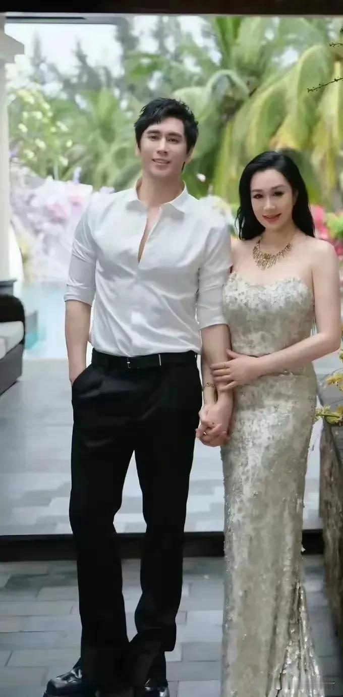 想不通钟丽缇为什么不给独生子的张伦硕生个孩子，虽然年龄大了，但是如今技术发达，对