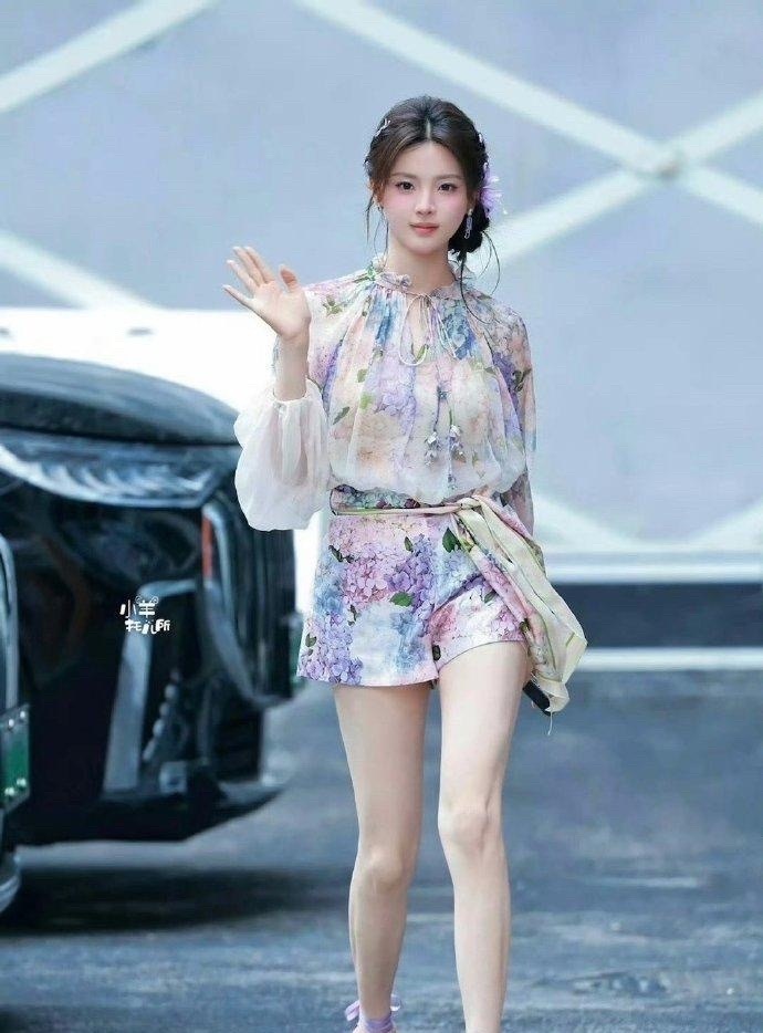 杨超⁠‎‍越的造型师是突然开‎﻿窍了吗？之前完全不是这⁠个风‎‍⁠格‍啊​​​