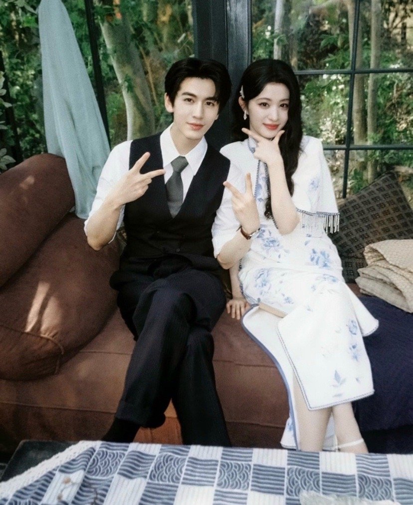 爆光啦！终于等到！张凌赫×王楚然《这一秒过火》正式过审下证，33集全集通关！匪我