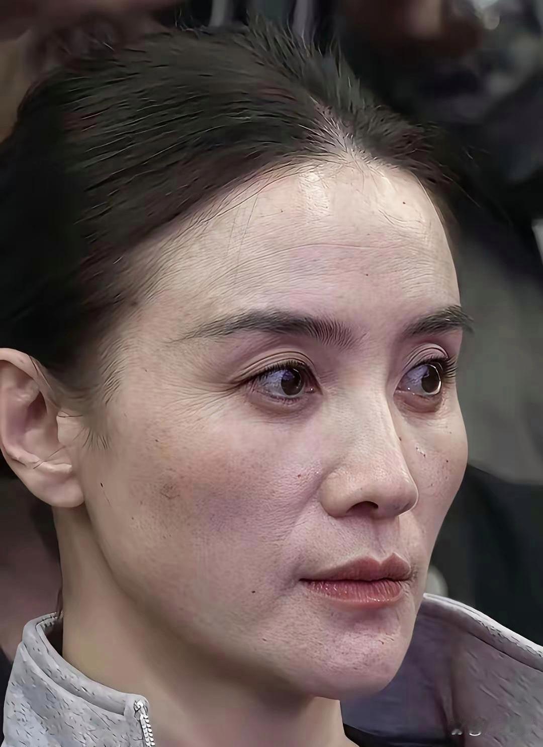 讲真的，宋佳这状态也太接地气了