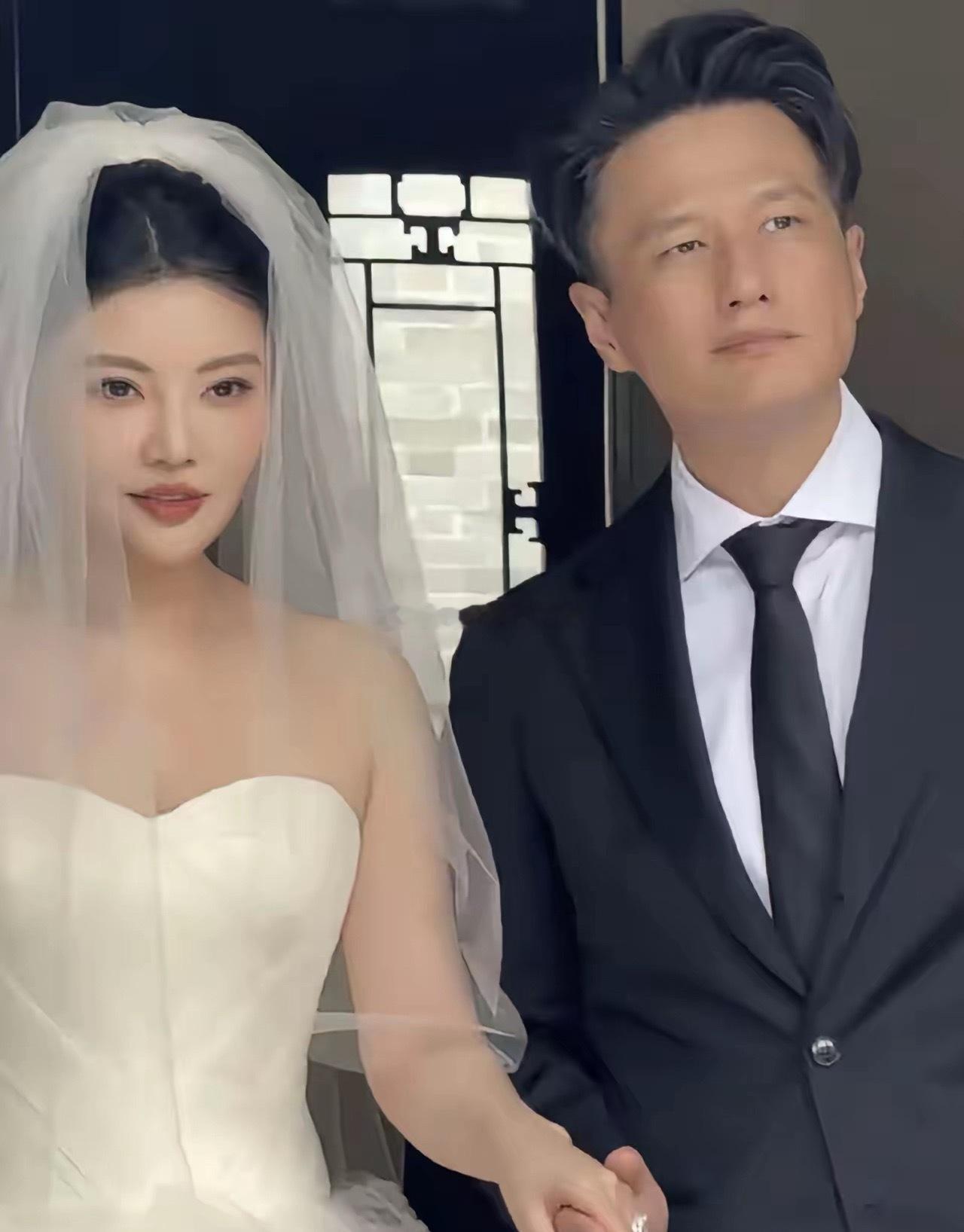 尹子维和徐冬冬，两个曾经不婚主义的人，竟然要大婚了！说明了什么呢？一是人世间最美