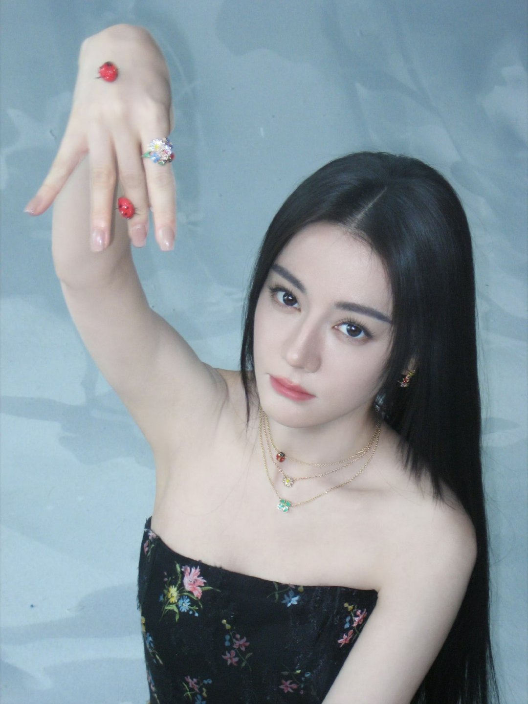 迪丽热巴迪丽热巴钰珑dlrbmikimoto全球代言人迪丽热巴世间所有相遇，