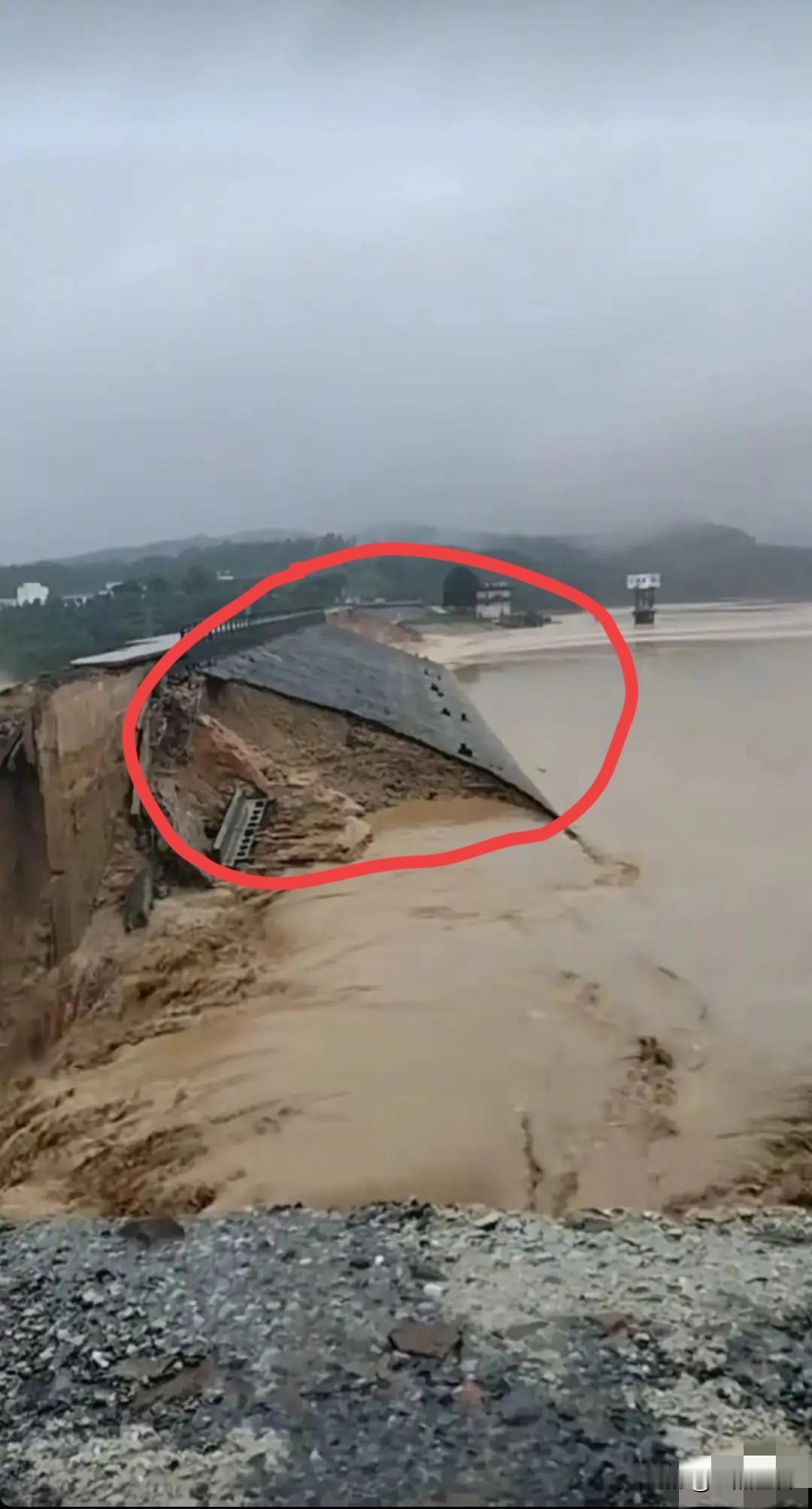 如果广西横州六蓝水库的堤坝全部都是钢筋混凝土，那还会不会决堤呢？我想应该不会
