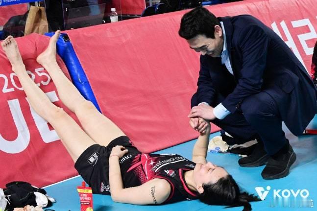 国际排坛动态韩国女排表丞朱：“去年这时候还在每天流泪，能重返球场真的很幸福”在