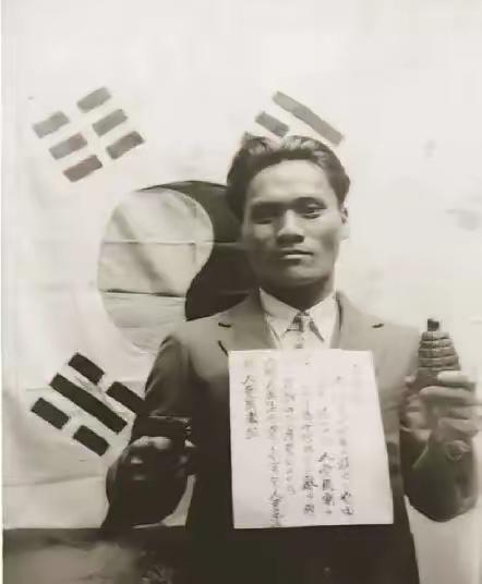 李在明这次来华，行程本来挺紧，看完临时当局旧址就要回国。​结果他临时变卦，非要