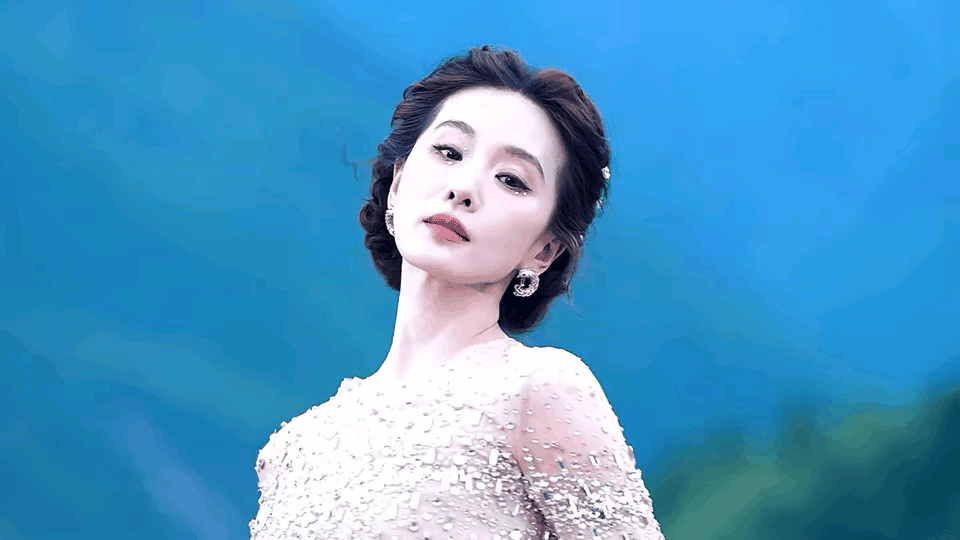 刘诗诗这眼睛，双眼无神，双眼空洞，就没人能和她说一下吗？演戏时候的眼神是如此，拍