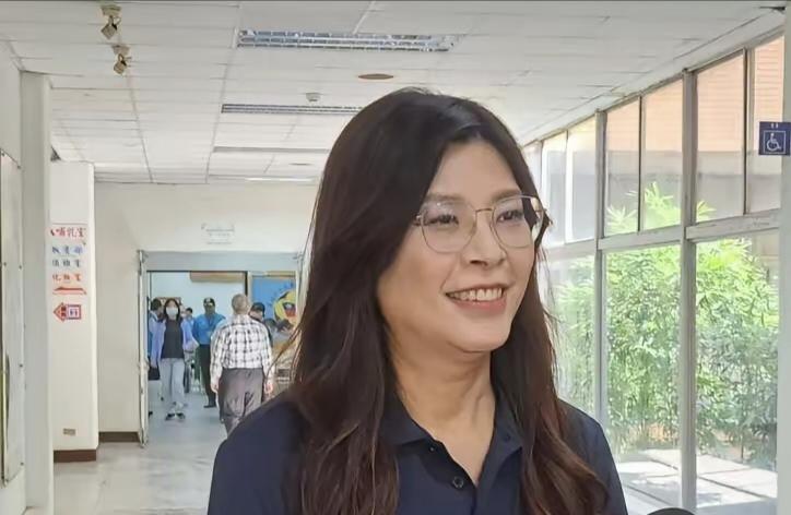 郑丽文赢定了！因为昨天中天为国民党党主席参选人举办的最后一次辩论会，就对六个参选