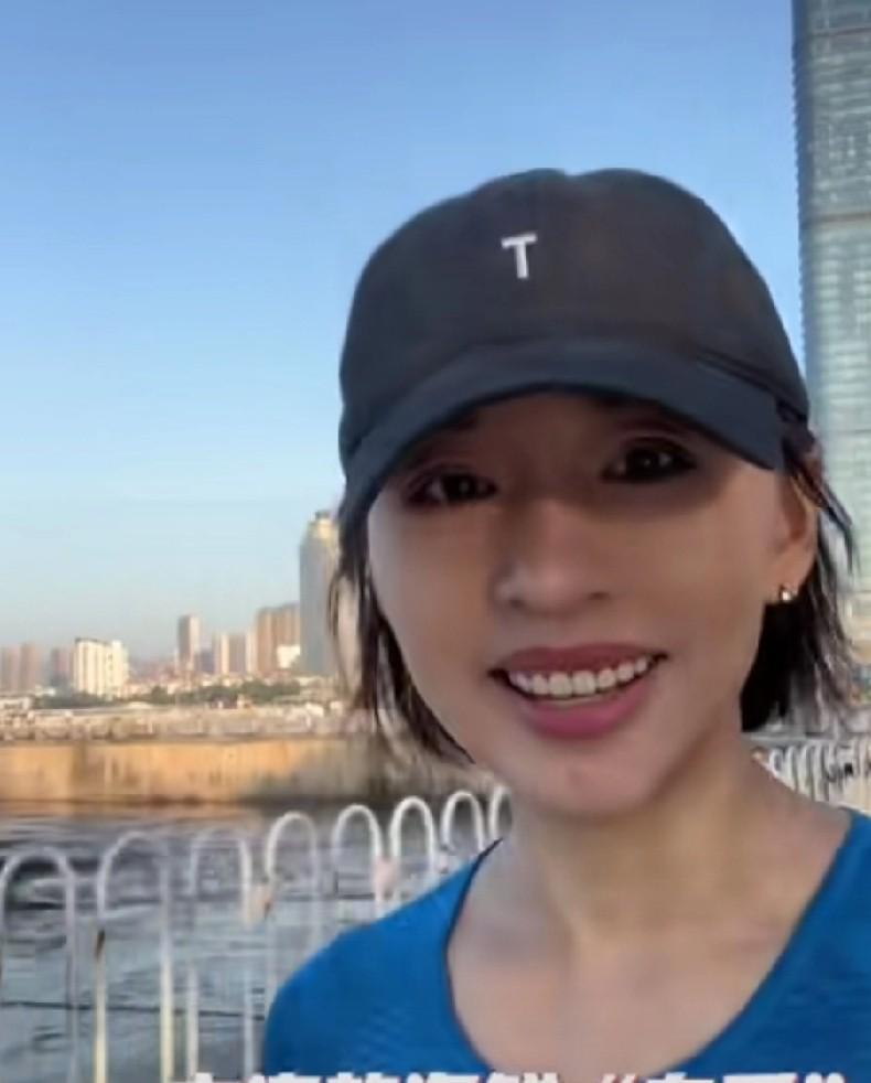 欧阳夏丹的生活，其实也挺好的，看起来每天都特别开心，兴奋，状态不是一般的好。她