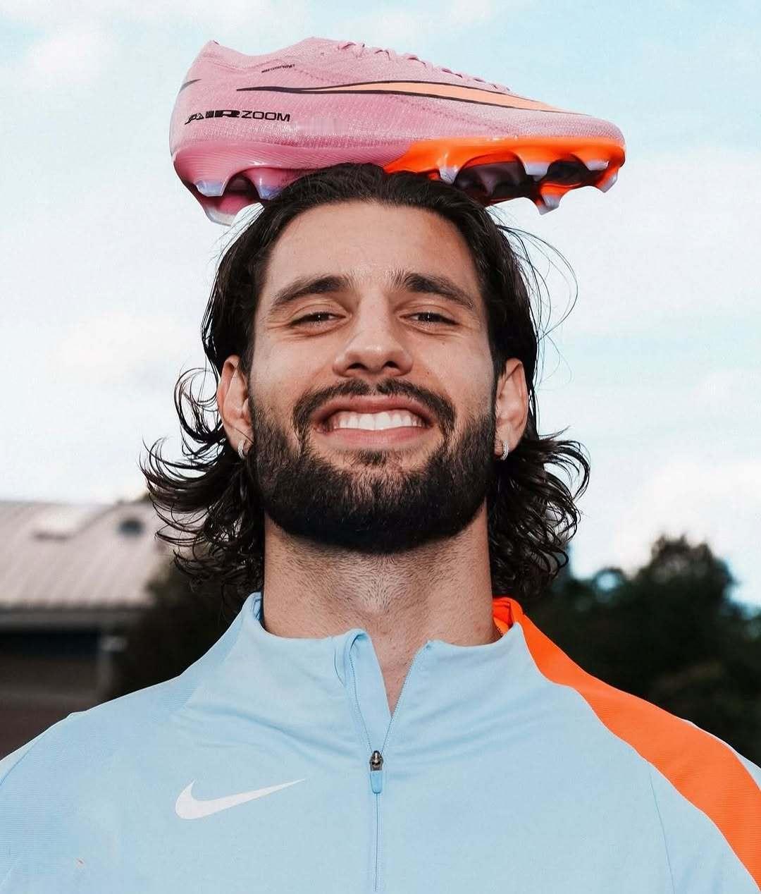 索博斯洛伊索博斯洛伊生日快乐大狗狗，剃毛吧大狗狗！​​​