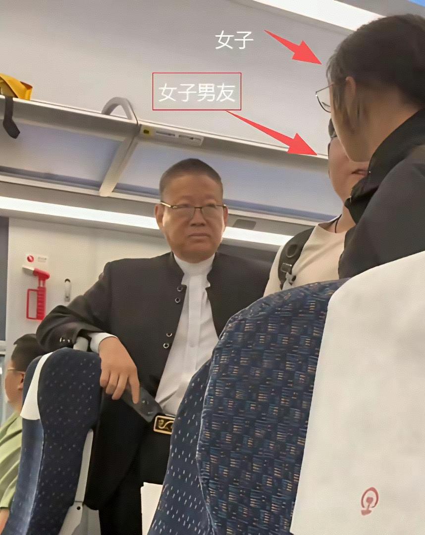动车上令人愤怒的一幕，看得人拳头都硬了！半岁宝宝哭闹不止，宝妈特意躲去过道