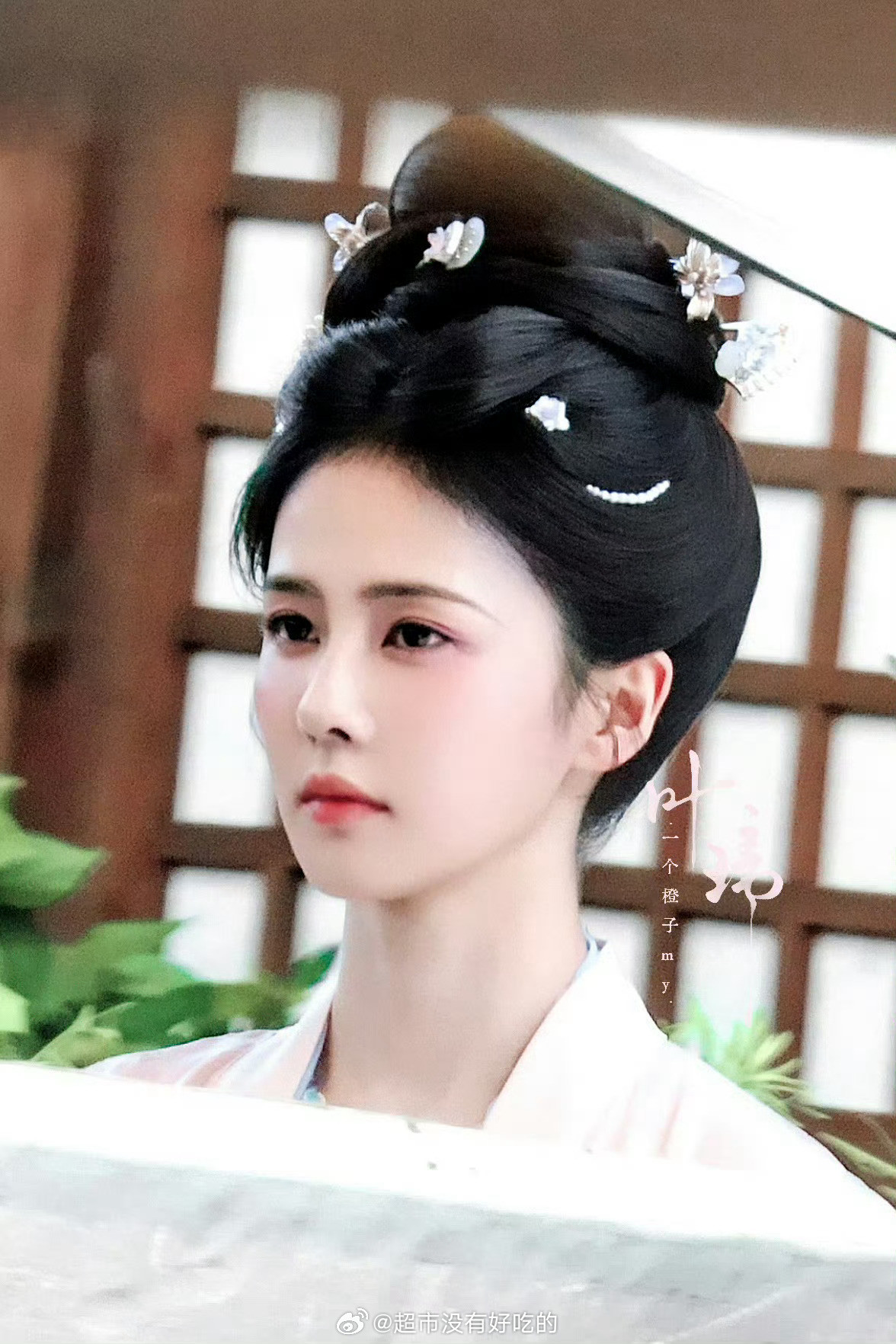 白鹿叶璃路透好美​​​