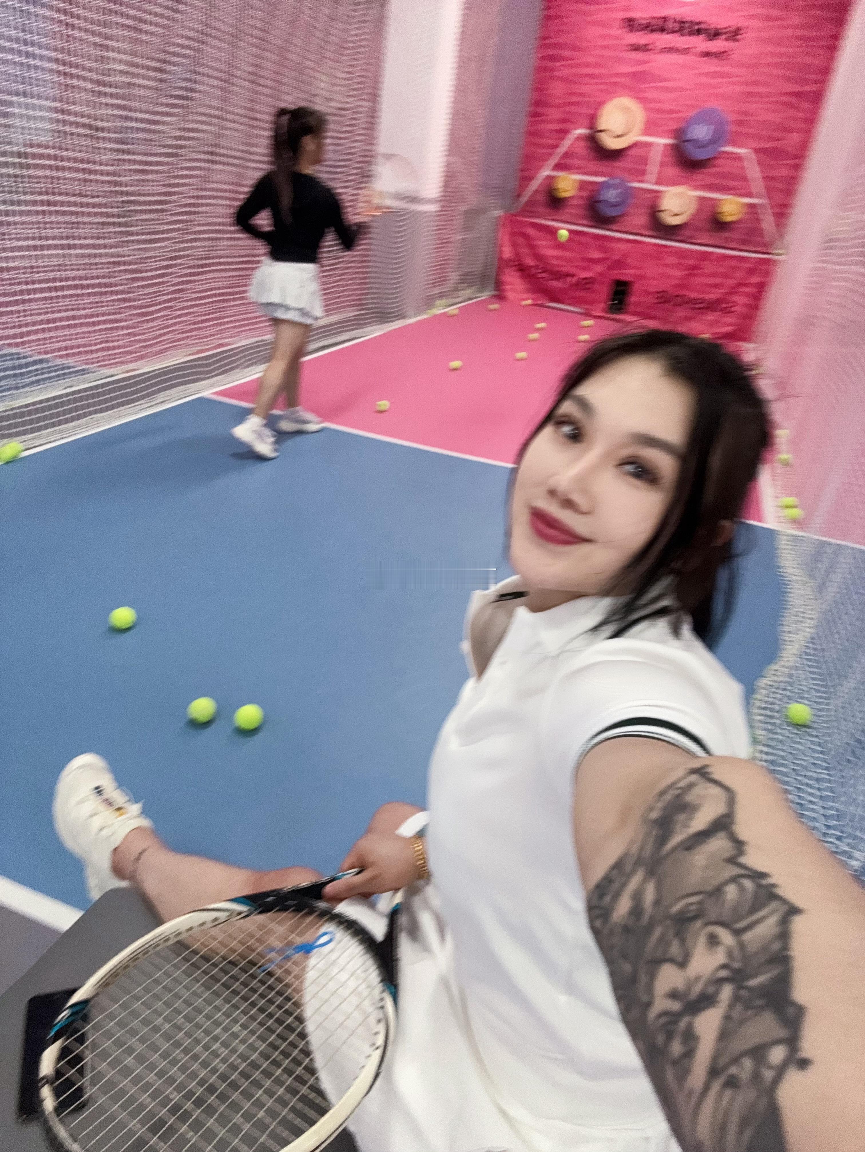 网球太难了​​​