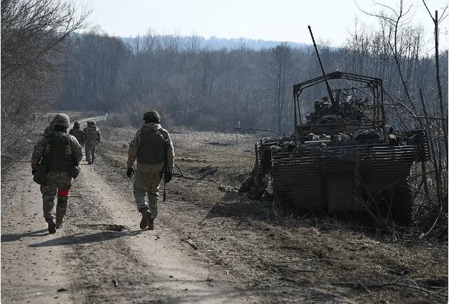 2025底：乌军伤亡超51万还瞒报，乌克兰快没男人了俄乌冲突打到202