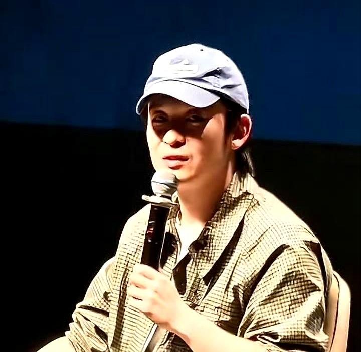 董子健又上热搜了，就因为一句“我以前也是东北女婿”！路演聊新片，随口一说，结果大