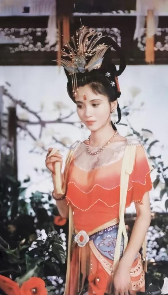 考古到了89版《红楼梦》里黛玉的绛珠仙子造型，真的太罕见、太珍贵了！剧里这个造型