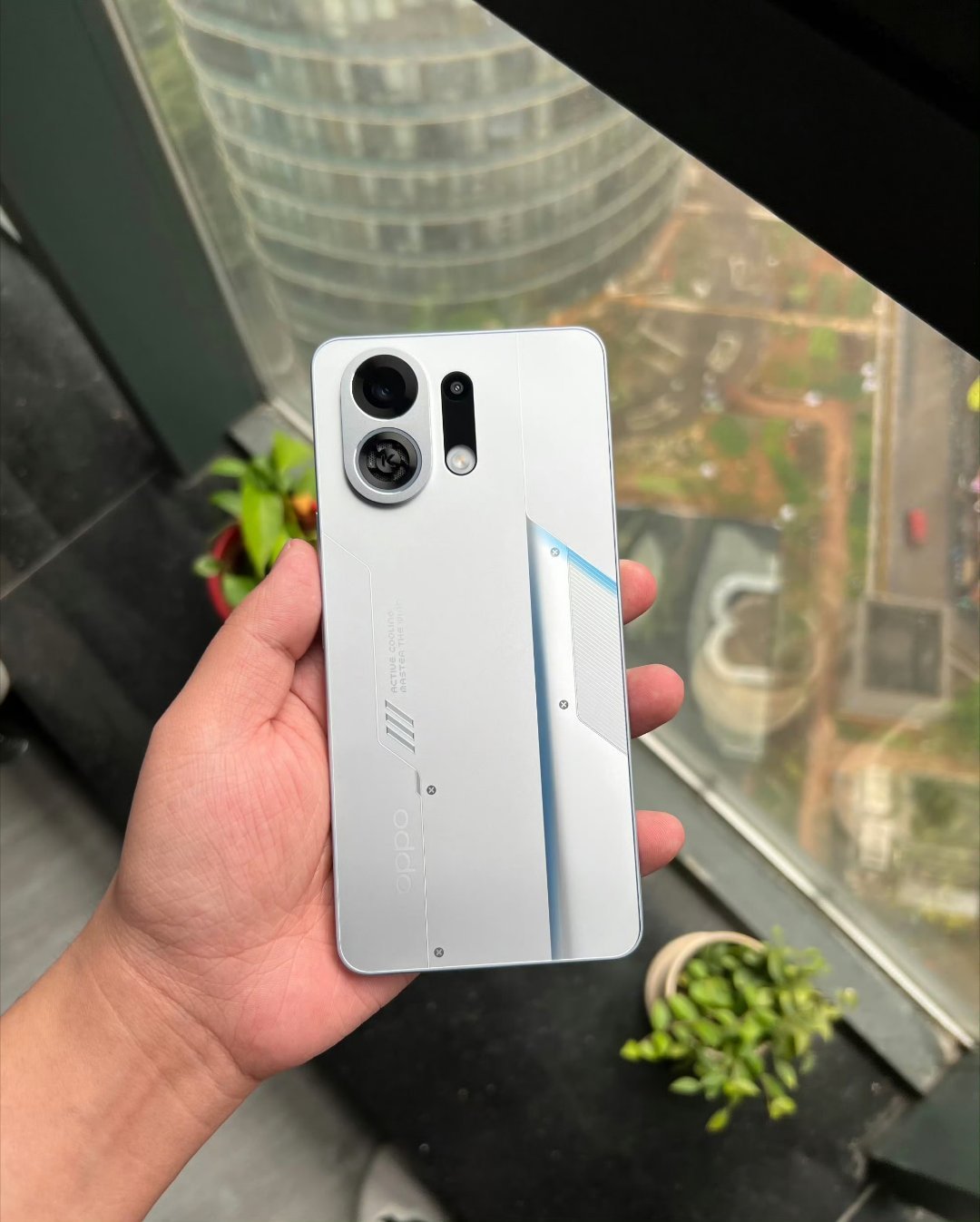 OPPOK13Turbo系列其实挺有意思的，考虑到价格，整体也挑不出什么毛病