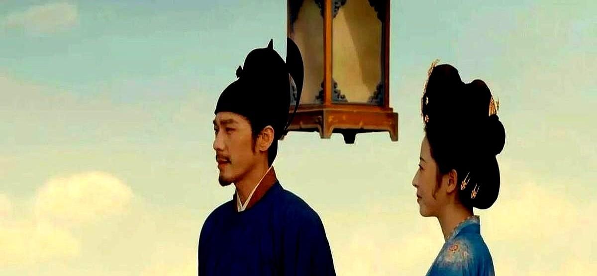 别再吹那些一眼看穿的彩蛋了。真正的好剧，细节藏得像做手术，一刀下去，全是惊喜