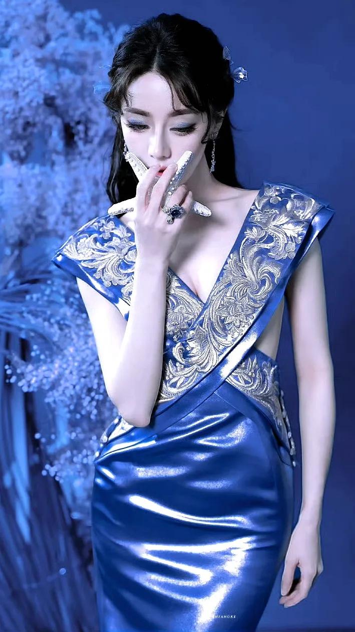 女神的魅力是多元的。有人觉得像王艺瑾那样青春性感就很有魅力，她在演艺和歌唱领域不