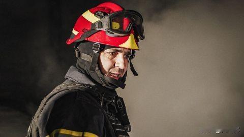 【基辅深夜遇袭：俄军使用无人机和导弹发起组合攻击】12月27日凌晨，俄军出动