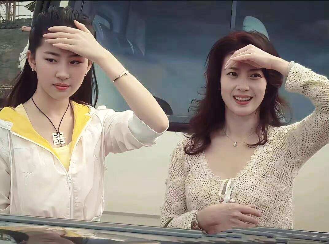 刘亦菲和妈妈仙女的后裔还是仙女
