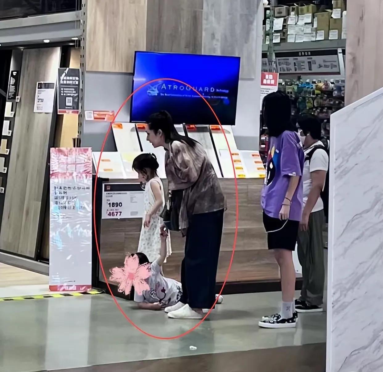 郭碧婷这豪门也是嫁了个寂寞，难怪她现在变的又老又瘦，完全没有当初的灵动明艳！