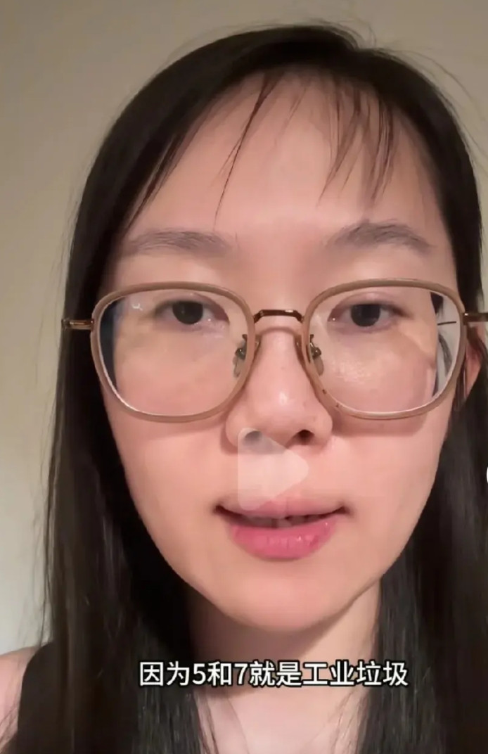 希望赛力斯和鸿蒙智行法务或者营销团队能看到这篇文章。网上黑问界的人有，但很多都是