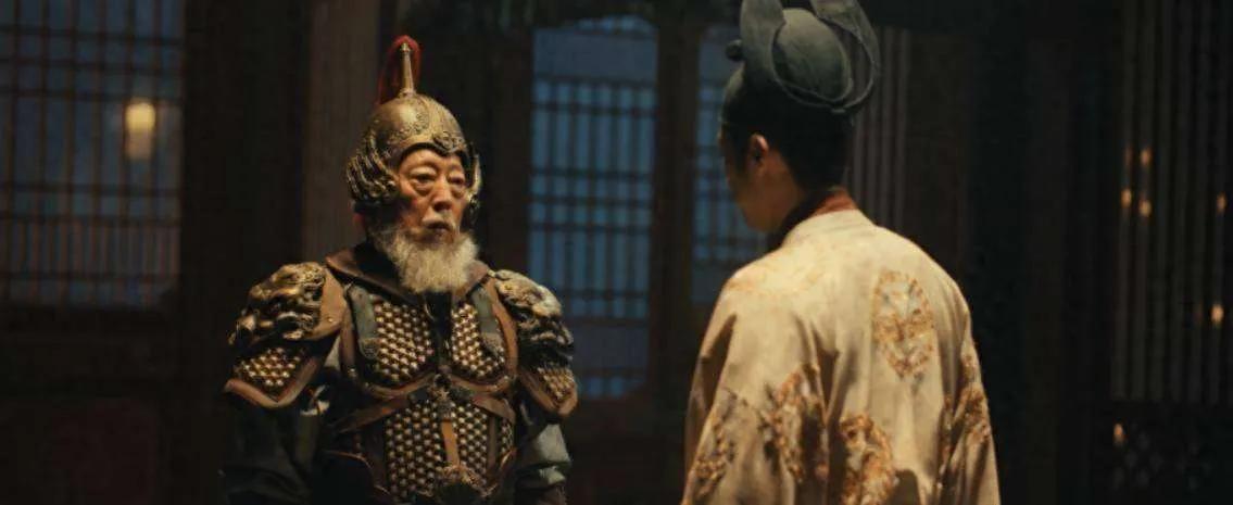 947年除夕夜，杭州王宫。钱弘倧刚送走贺岁的堂弟，殿门就被踹开。胡进思带兵闯进来