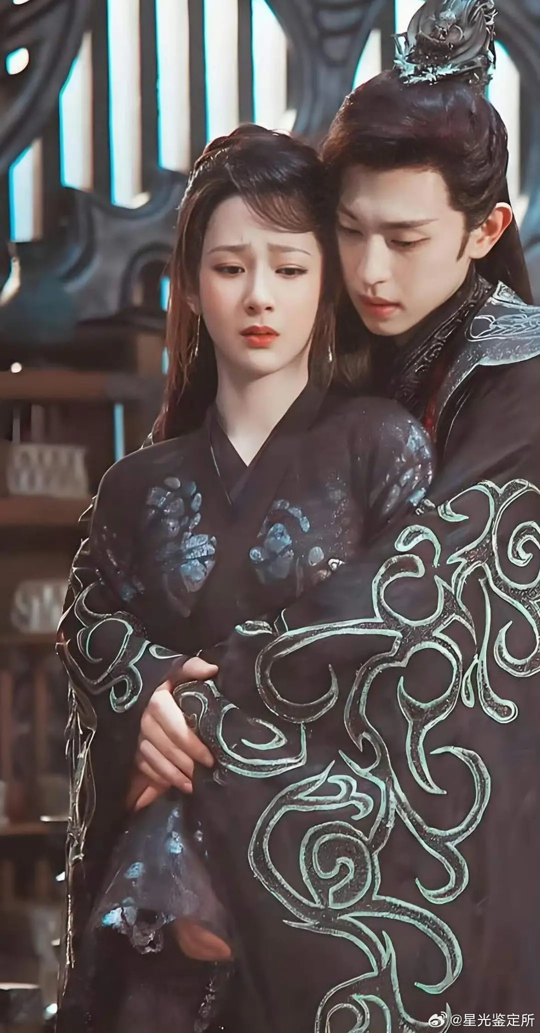 杨紫🆚迪丽热巴同一个动作镜头，谁赢了？