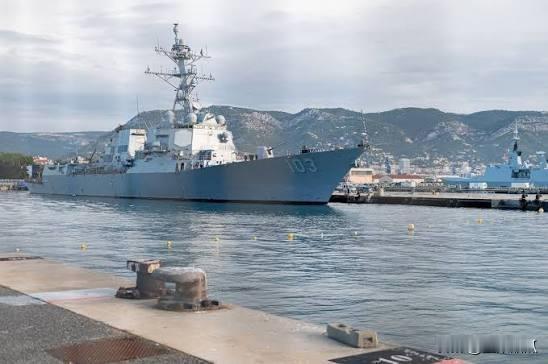 伊朗好样的，美国CBS媒体证实，美国海军两艘驱逐舰“瑟斯顿”号和“梅森”号5.4
