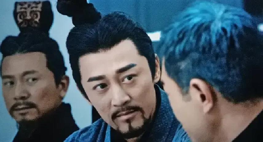 影版项宝儿根本不是项羽！20岁还拿不动大鼎，被小兵逼退三步，这哪像24岁起