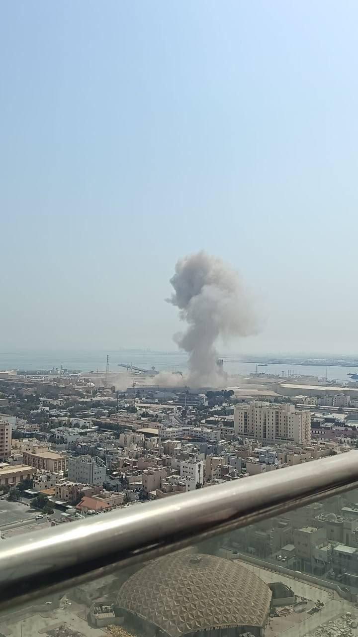 伊朗发射的导弹成功攻击了以色列本土几个城市，也门胡塞武装协同反击。伊朗这次反击也