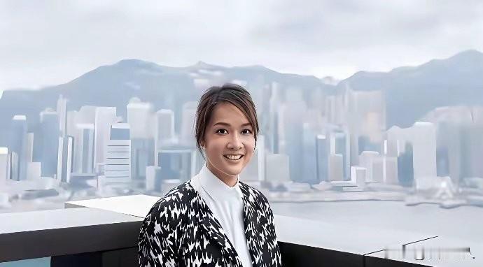 这才是真正的人生赢家啊！爷爷是周大福的创始人，家底本来就厚得吓人。亲哥哥是千亿级