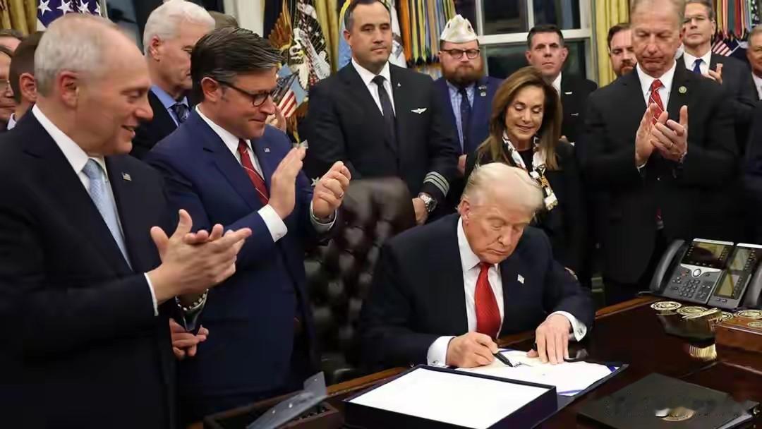 太刚了！中国这次直接硬刚美国，口气严厉到前所未有，强硬要求特朗普收回成命！这可不