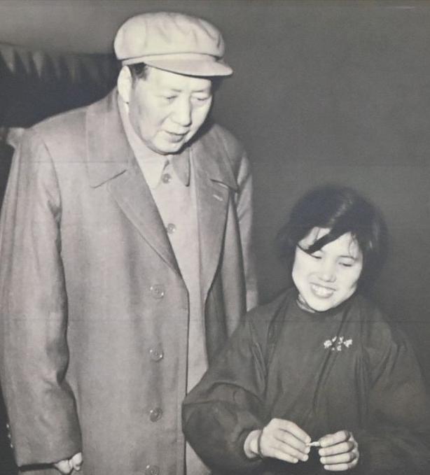 1958年，毛主席到沈阳二一三机床电器厂视察，到达之后发现工人态度冷漠，只有一位
