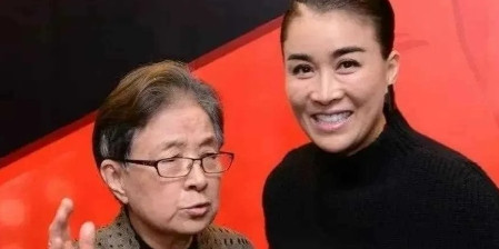 那年，谷建芬通知那英：“快到录音棚来一趟，试唱一首歌。”那英乐颠乐颠的就去了，那