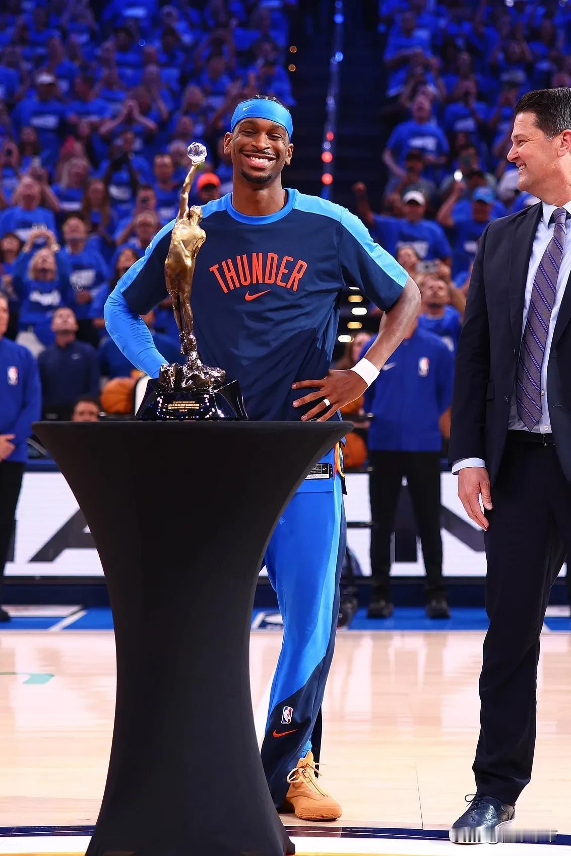 亚历山大如果夺的总冠军，将成为NBA历史第三人！懂球的都知道，在NBA历史上