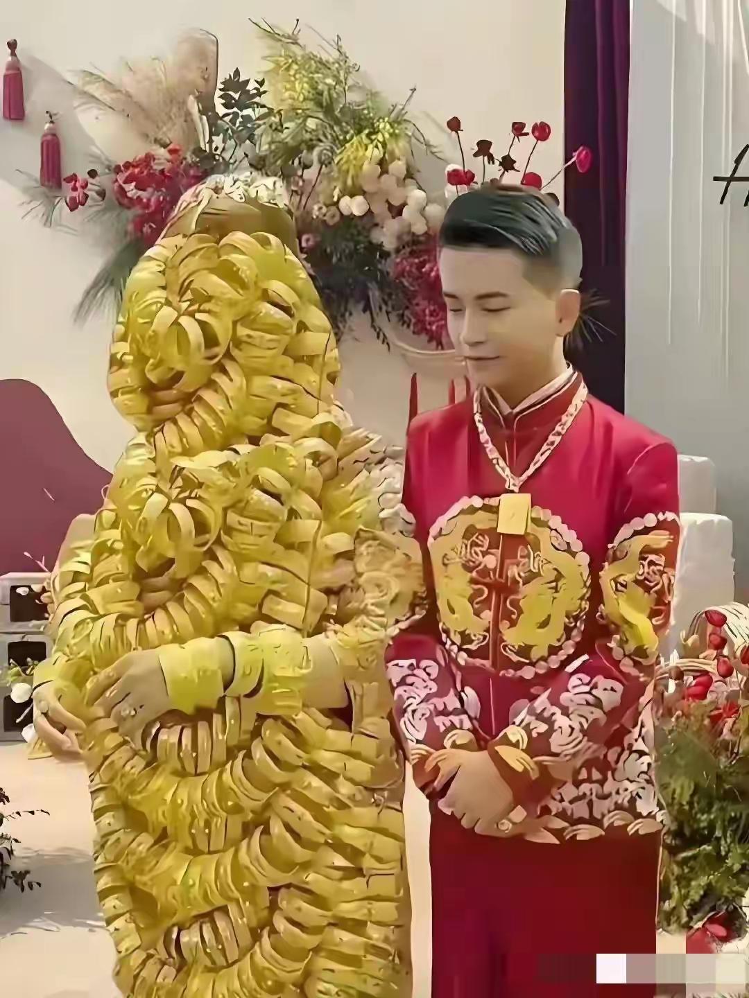 有钱归有钱，炫富归炫富，大喜的日子，最起码把新娘子的脸露出来吧，这是和人结婚，还