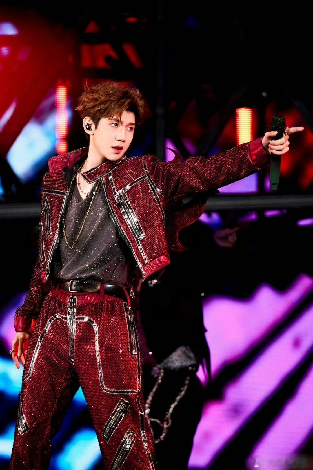 王源抢票听说本地人都抢不到票，那我就心理平衡了，我不好过谁都别想好过