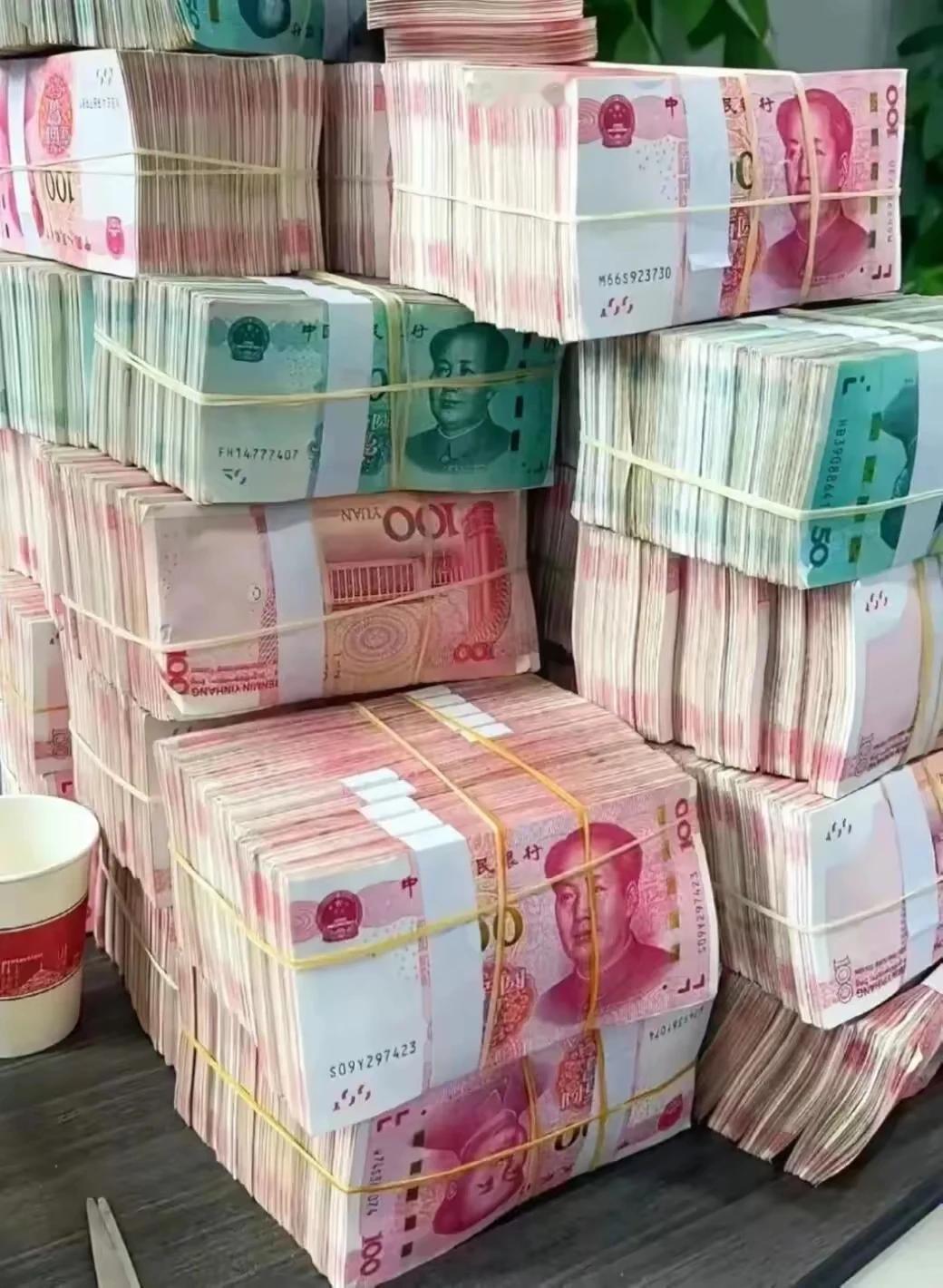 假如你中了500万元大奖，你会保持内心的平静吗？范伟和赵本山的一个小品，就说