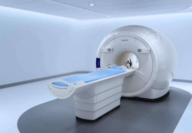 一台核磁共振仪，以前飞利浦卖我们3000万。后来，我们自己研发出来了，他扭头就卖