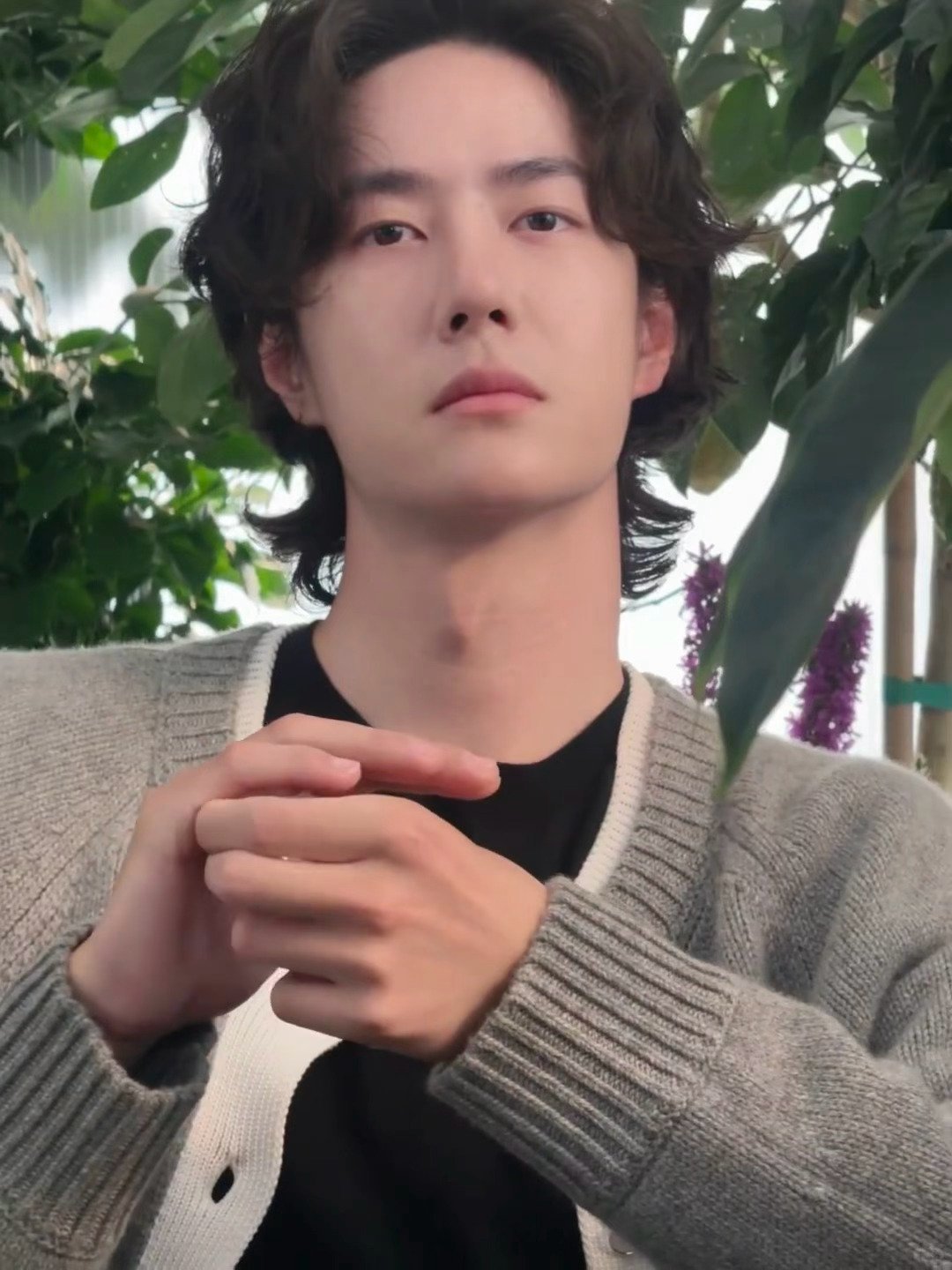 王一博这手手真的太漂亮了然后在配上这权威的脸