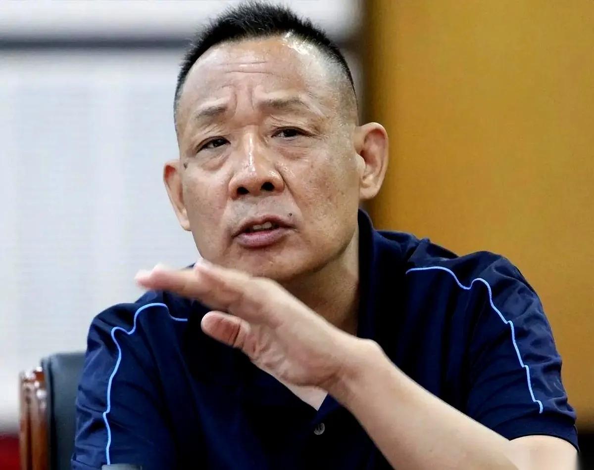 都说胖东来是家小公司，于东来自己也老这么说。结果年底一盘账，234个亿。我看