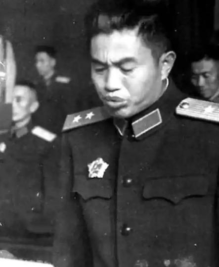 1969年，兰州军区司令员皮定均视察张掖时，发现当地女人不穿裤子，村干部尴尬道：
