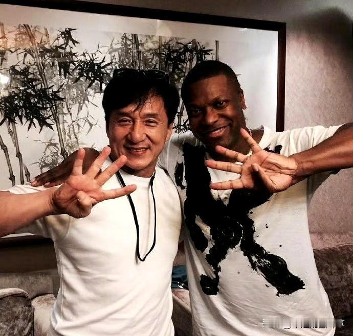 说句掏心窝话，看到特朗普力推《尖峰时刻4》重启的消息，我竟然松了一口气。成龙