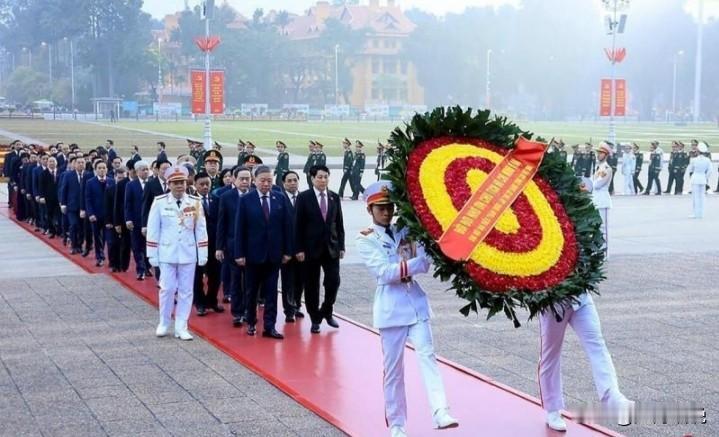 越共十四大开幕：苏林微笑入场，安保森严，权力格局的重塑，未来五年的发展规划越