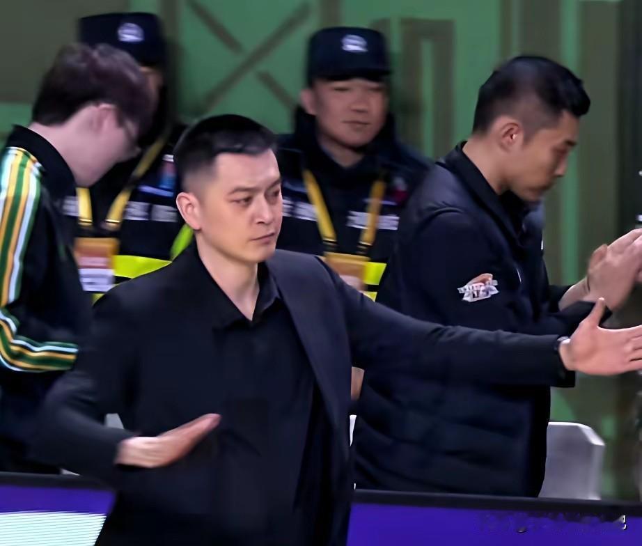 78-108谁能想到辽宁主场居然惨败给广东！现在的辽宁不再是缺少某个球员，或者