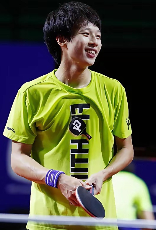 樊振东国乒三大铁哥们：双向奔赴的热血战友情1.林高远：广东队发小，搭档男双屡获